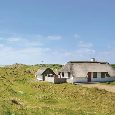 3 Bedroom Beautiful In Holiday home